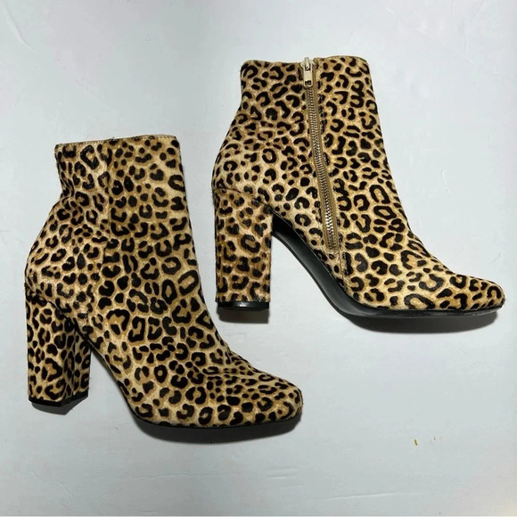 STEVE MADDEN Leopard Print Calf Hair Ankle Boots 8.5M Zipper Closure - Picture 2 of 11